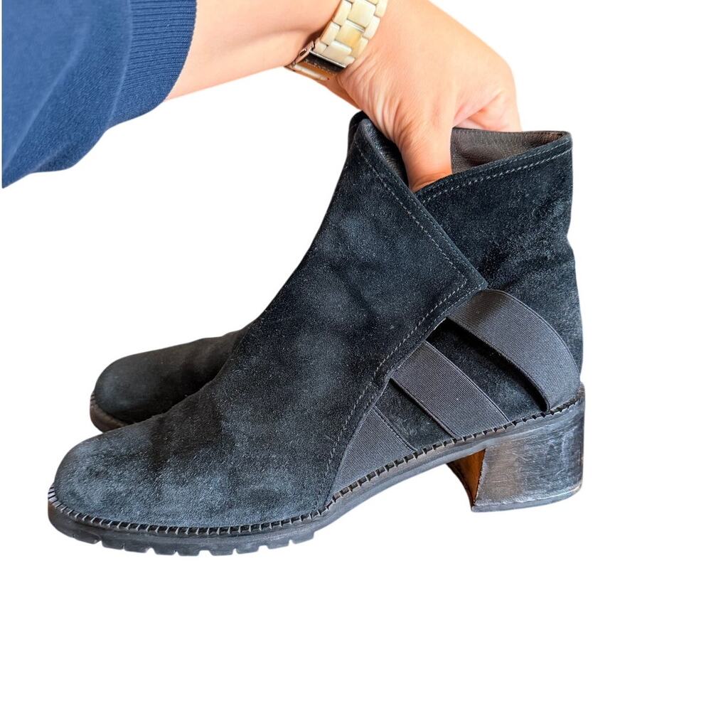 Stuart Weitzman Black Suede Leather Designer Boots SZ 9 Classic Ankle Boots EUC